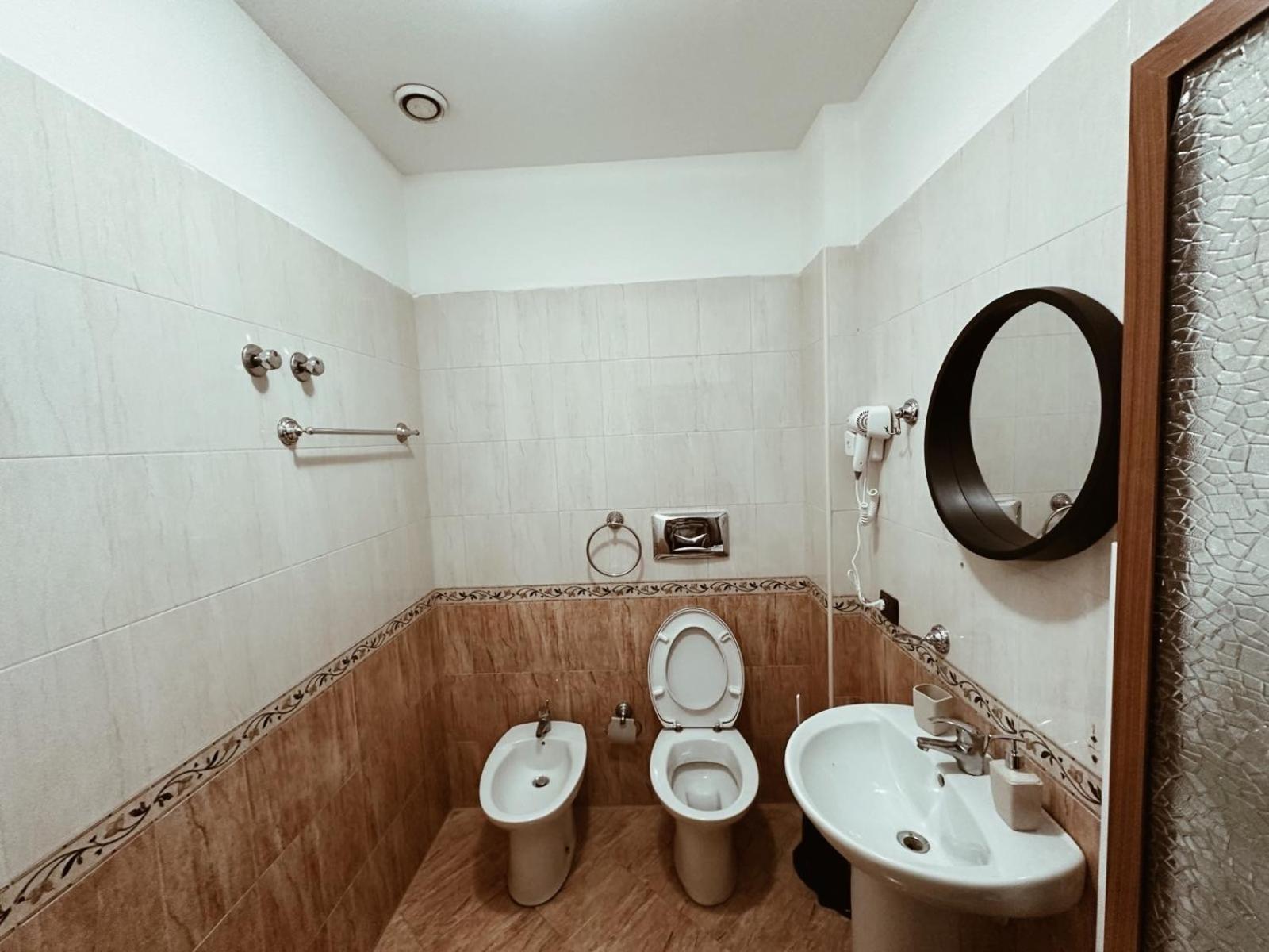 Grand Hotel Kruje Luaran gambar